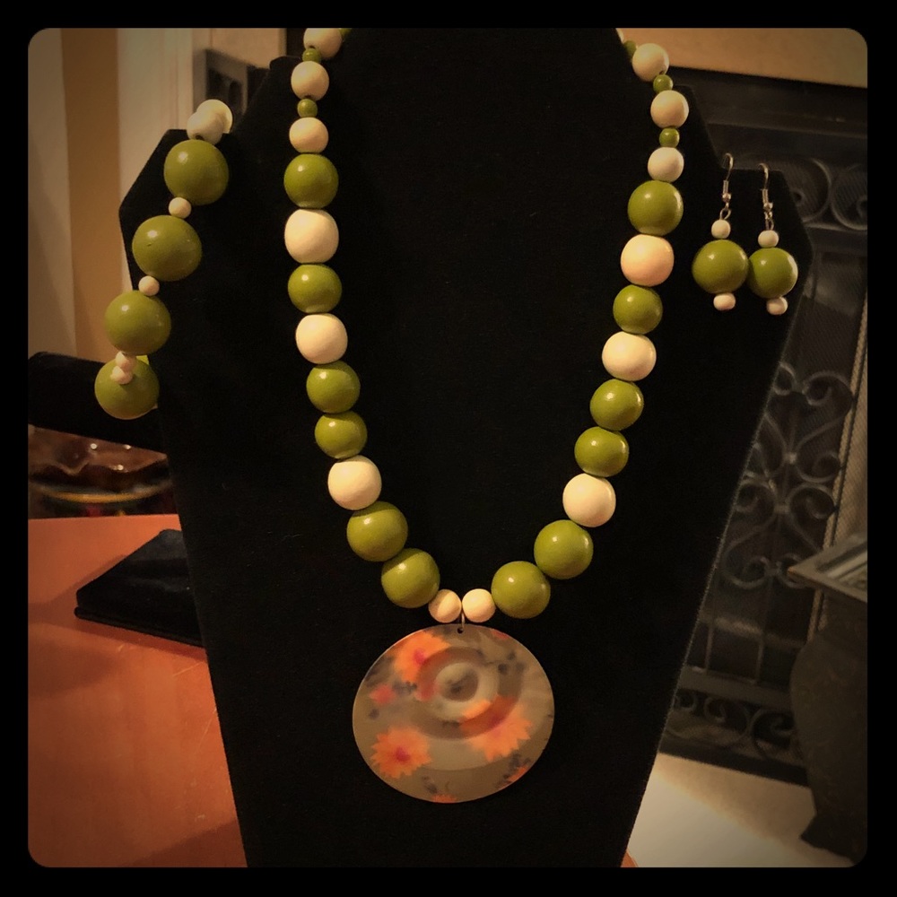 Handcrafted Olive green & cream jewelry 3 pc set